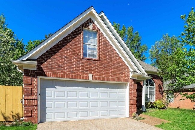 Building Photo - 8112 Country Mill Cove