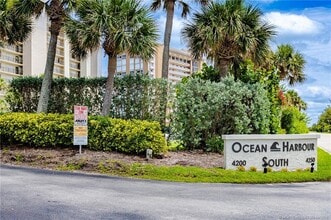 Building Photo - 4200 N Hwy A1A