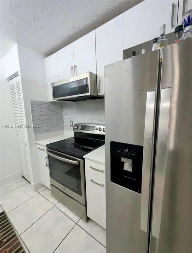 Foto del edificio - 9706 Hammocks Blvd