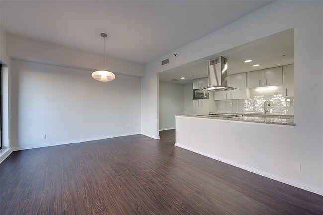Building Photo - 3030 McKinney Ave
