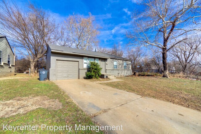 Building Photo - 3 br, 1 bath House - 319 W 50th St N