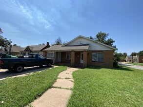 Building Photo - 2017 McGregor Ave