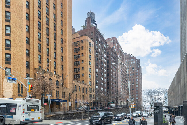 Foto del edificio - Stewart Hall