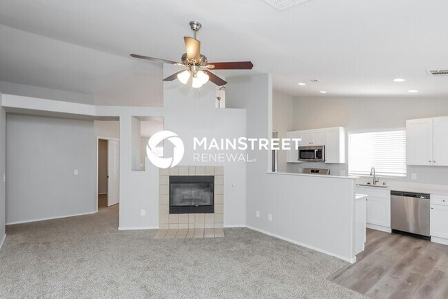 Building Photo - 3 Bedroom Pet-Friendly Home in HENDERSON, ...