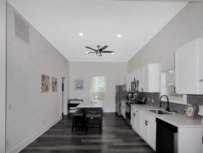 Foto del edificio - 1919 Avenue O