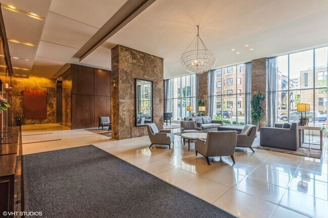 Foto del edificio - 655 W Irving Park Rd