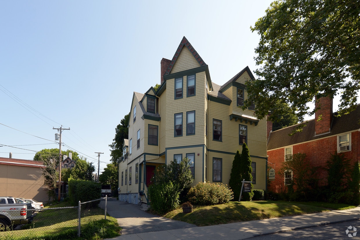 Building Photo - The Park House