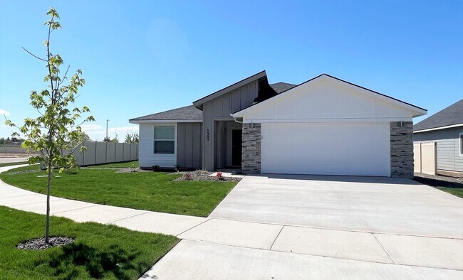 Foto del edificio - Newer 3 bed 2 bath with a home office just...