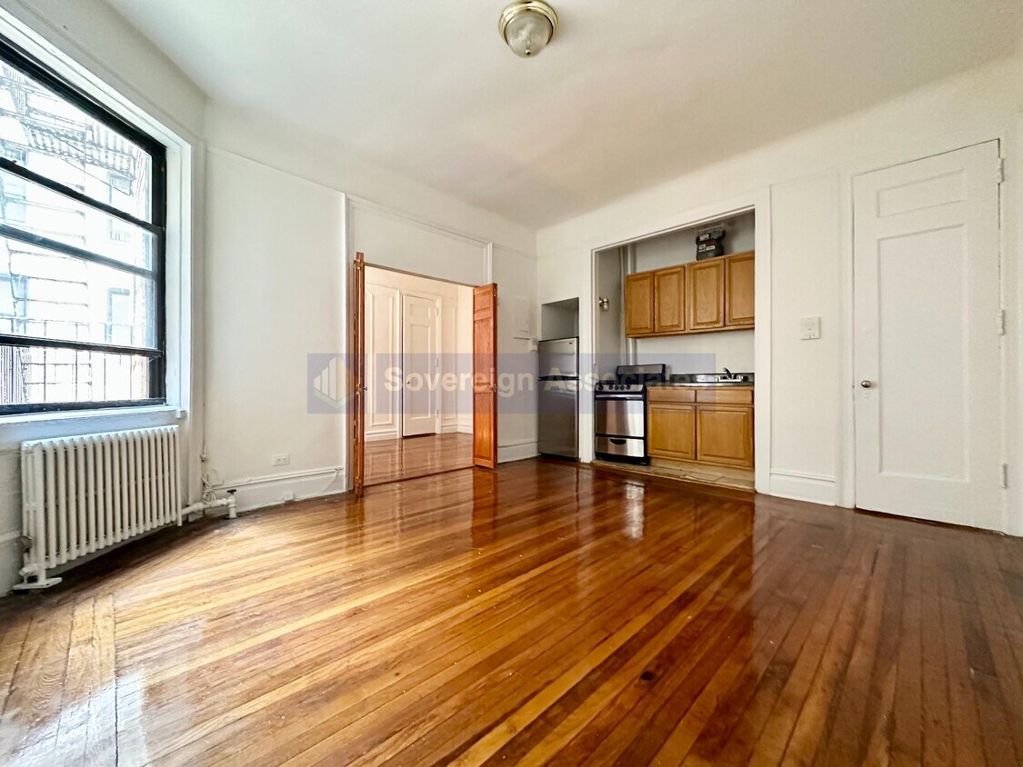 Primary Photo - 45 Tiemann Pl