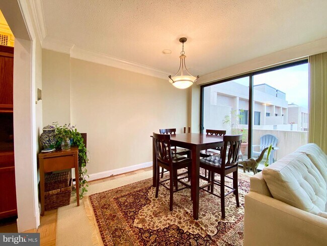 Foto del edificio - 4141 N Henderson Rd