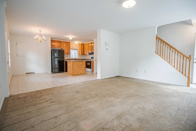 Building Photo - Located in Wiles Hill - Large 4 Bedroom House -  Available 8/05/2026