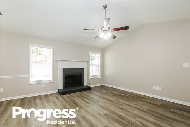 Building Photo - 505 Sarah's Ln