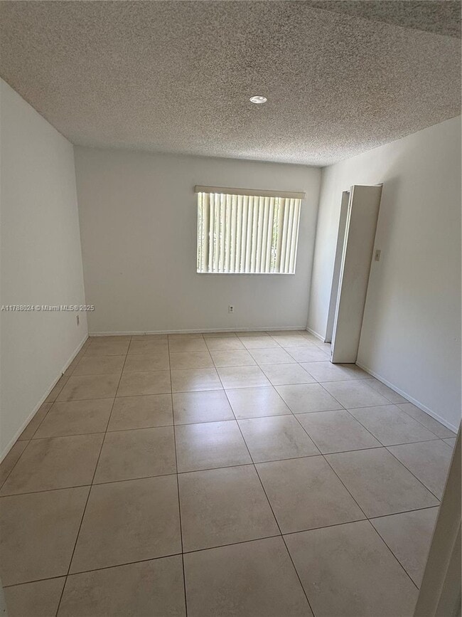 Building Photo - 10521 SW 158th Ct