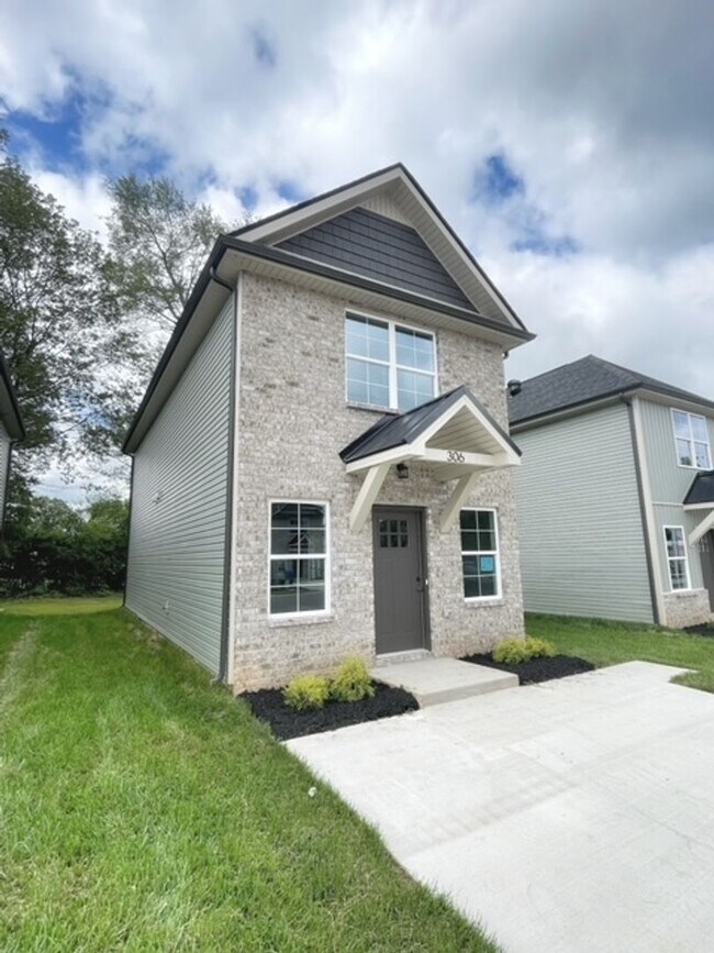 Building Photo - Brand New Home