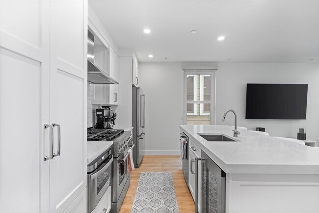 Foto del edificio - 326 W Broadway