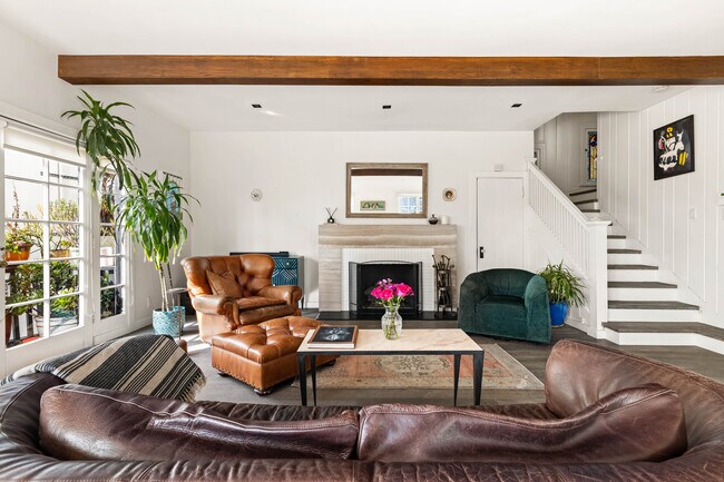 Foto del edificio - 1767 N Orange Grove Ave