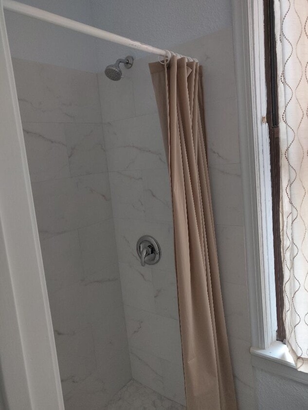 Photo - 708 S Oakley Blvd (Chicago, IL)