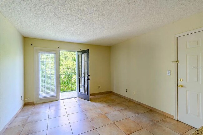 Building Photo - 2550 N Alafaya Trail