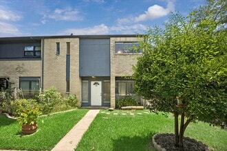 Building Photo - 9007 Imogene St