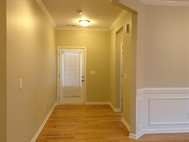 Foto del edificio - 1613 Deer Meadows Drive