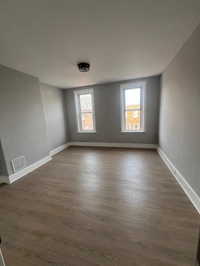 Building Photo - 308 Chestnut St