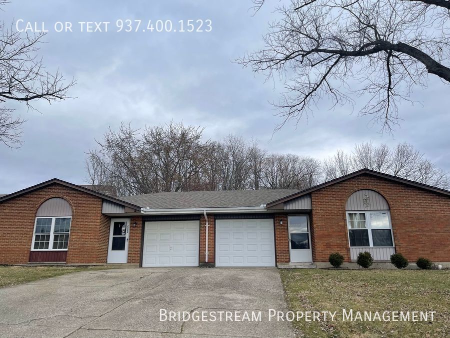 Primary Photo - 2 Bed, 1.5 Bath with 1 car attached garage...