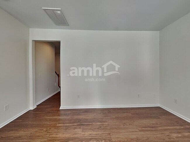 Building Photo - 302 Grimes Dr