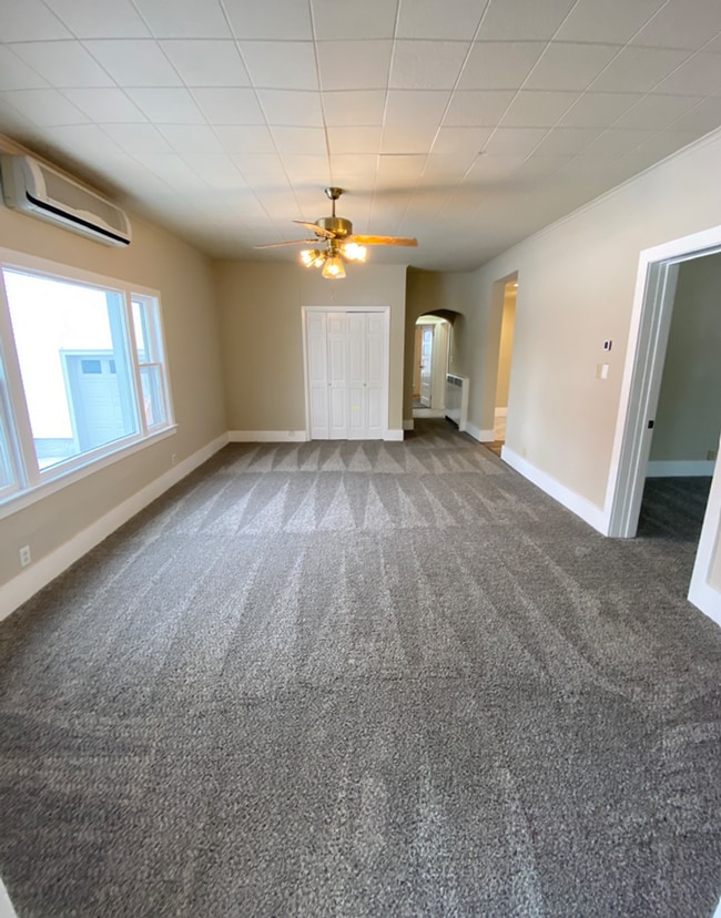 Foto del edificio - 403 E Montgomery St