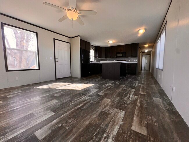 Foto del edificio - 24 Skeena St