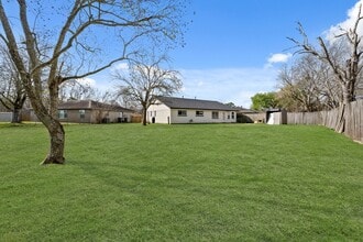 Building Photo - 3214 White Sail