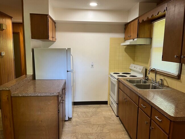Foto del edificio - 723 Tallmadge Rd