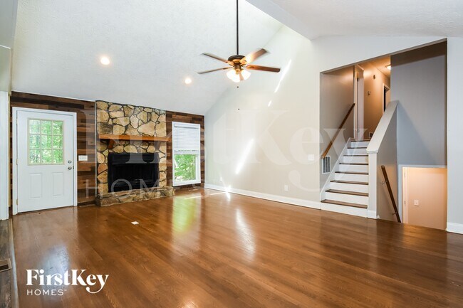 Foto del edificio - 756 Cedar Creek Way