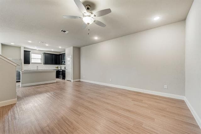 Building Photo - 4929-4931 Sanger Cir Dr