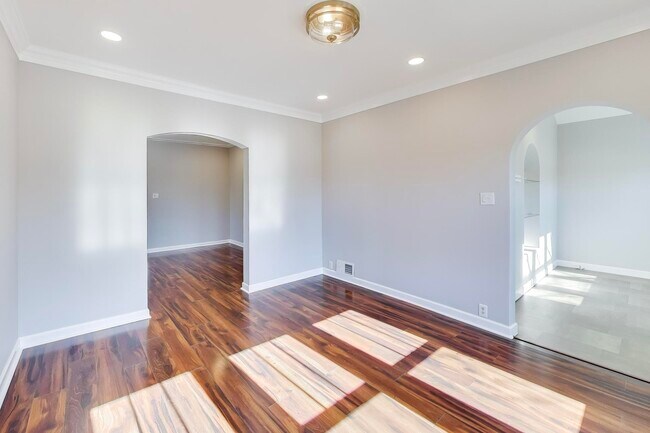 Foto del edificio - 440 W Main St