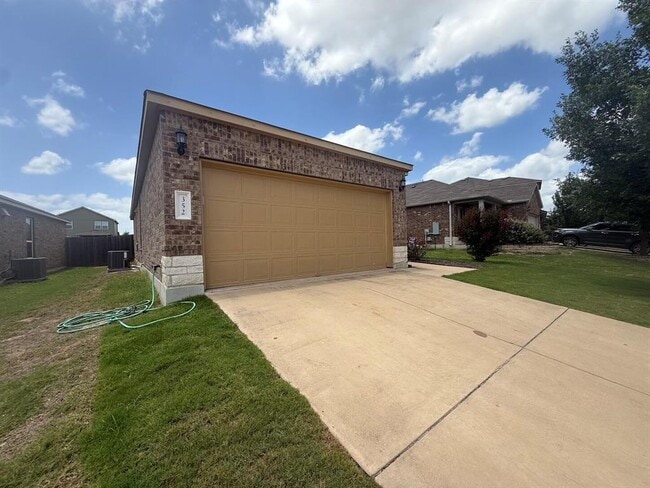 Building Photo - 352 Martha Dr