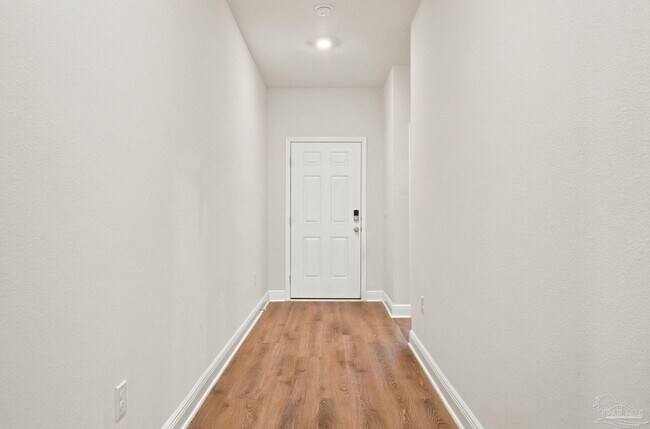 Foto del edificio - 7745 Burnside Lp