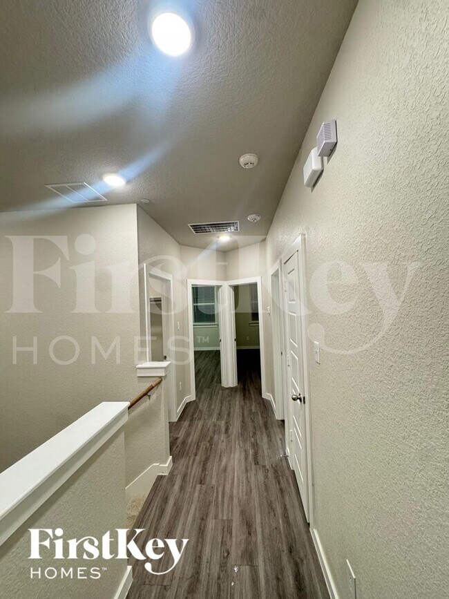 Foto del edificio - 18338 W Centro Cir