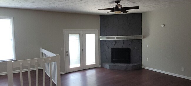 Foto del edificio - Freshly remodeled 3 bedrooms, 2 baths, sin...