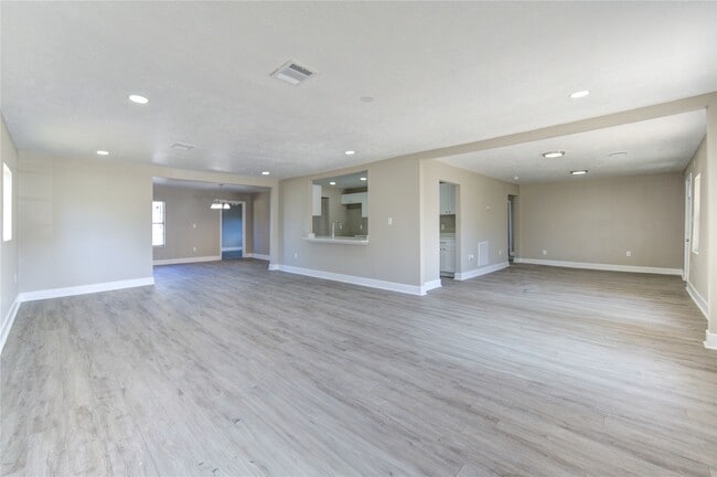 Building Photo - 3020 2nd Ave N