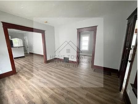 Building Photo - 722 N Hayford Ave