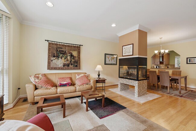 Foto del edificio - 3 Huntchase Ct