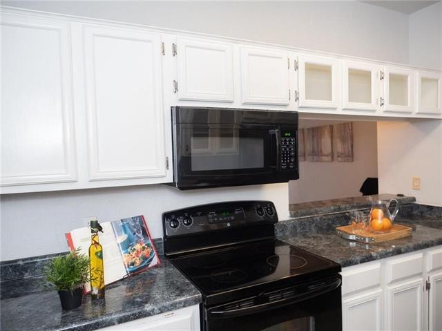 Building Photo - 5550 Spring Valley Rd