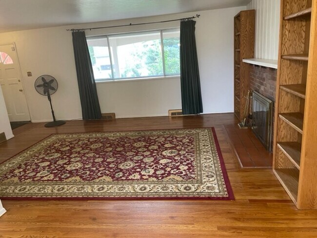 Foto del edificio - Garden Hill 4BD/3BA