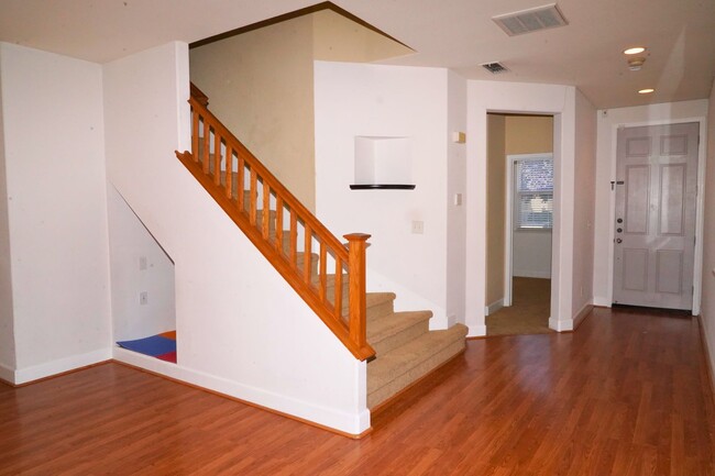 Foto del edificio - Beautiful 4 bed/ 3.5 bath in Natomas!