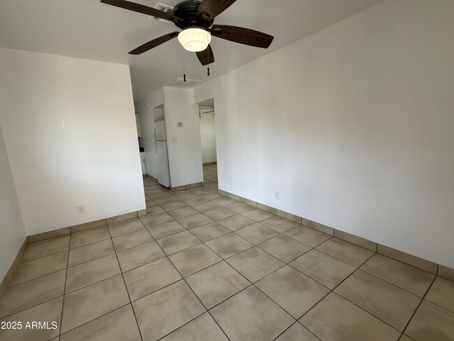 Building Photo - 1551 E Christy Dr
