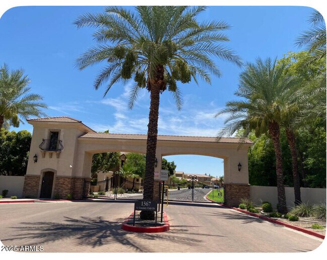 Foto del edificio - 1367 S Country Club Dr
