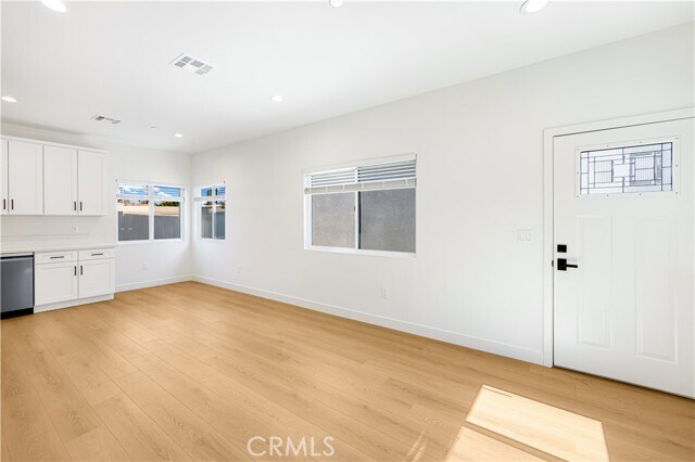 Foto del edificio - 4042 Somers Ave
