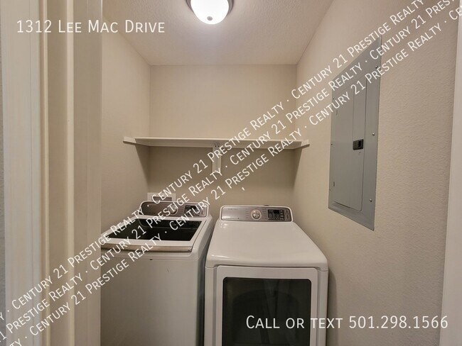 Foto del edificio - 1312 Lee Mac Dr