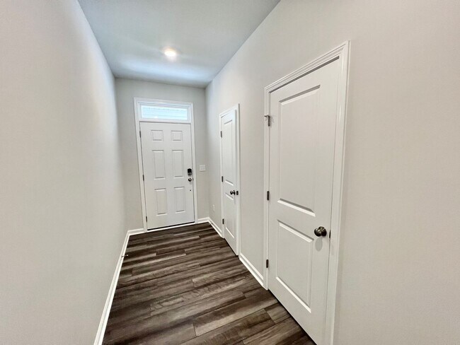 Foto del edificio - Newly Built 3BD, 2.5BA Raleigh Townhome in...