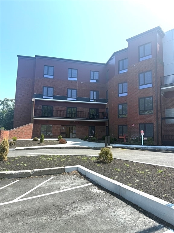 Building Photo - 133 Salem St